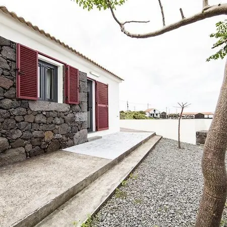 Holiday House In Prainha De Baixo, Pico, Azores